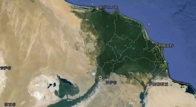 三角洲地带长短不同,形状各异的河流,仿佛是地球的"血管",连接着内陆