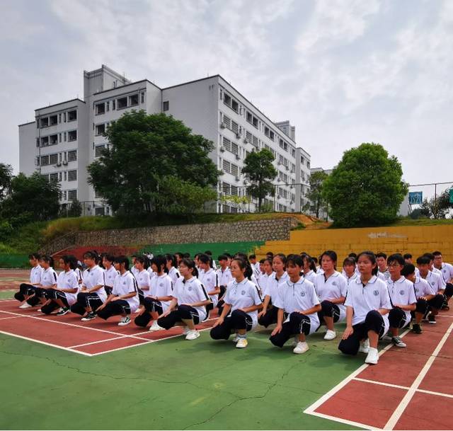 军歌嘹亮展英姿 壮志凌云书韶华 ——永州陶铸中学2019级新生军训暨