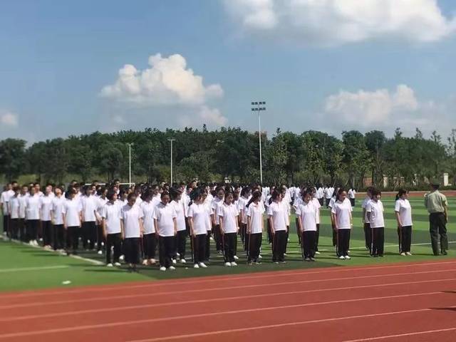 贵阳10所学校军训高清大图来啦~来看看孩子"硬核"的瞬间!