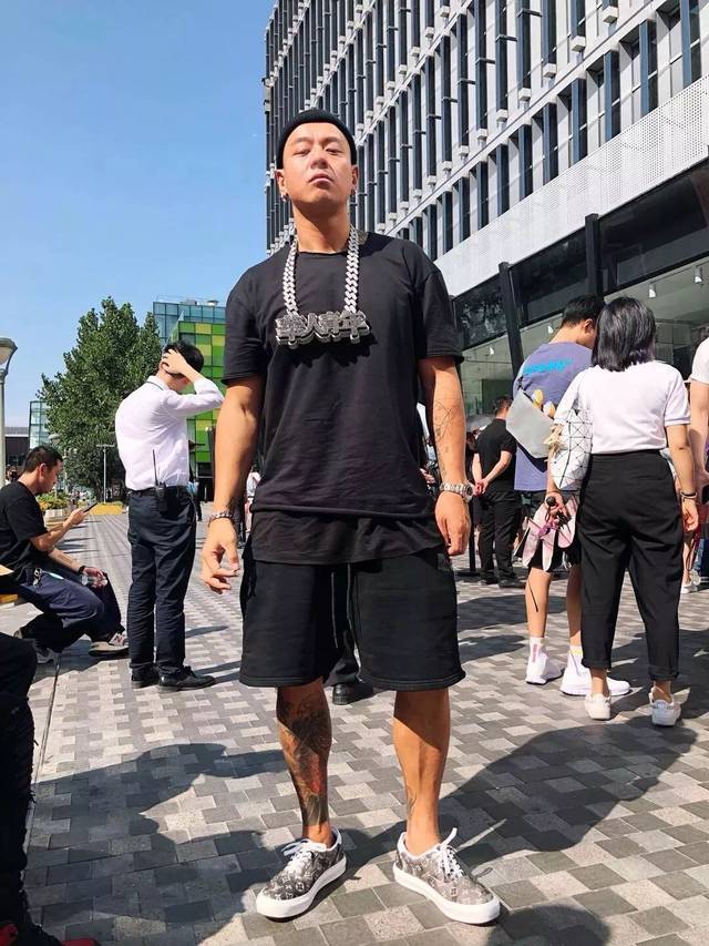 Supreme首波发售来袭 | 华人青年 x 德云五队P