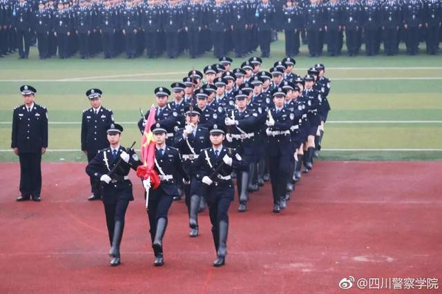 第十八届世警会升旗仪式任务由咱警校国旗护卫队承担