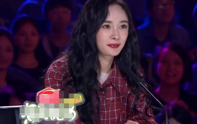 观众直呼唱《爱的供养》,谁注意岳云鹏嘟囔的