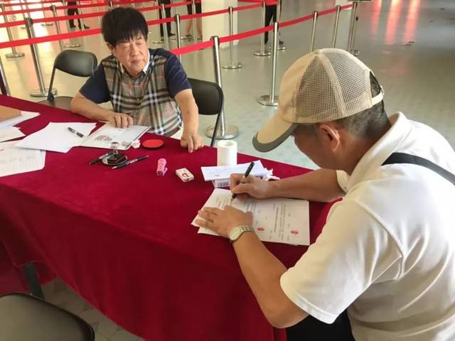 近日,丰台区分钟寺棚户区正式启动房屋征收签约,回迁房沿方庄东路路