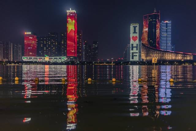 《航拍中国》版合肥天鹅湖夜景,惊艳全国!