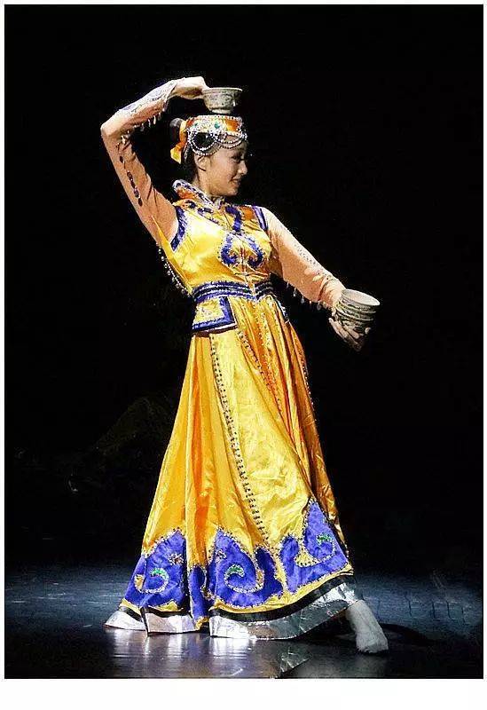民族艺术蒙古族舞蹈蛊碗舞