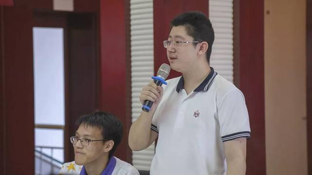 iccm数学奖银奖获得者,清华大学刘正伟教授回母校传经