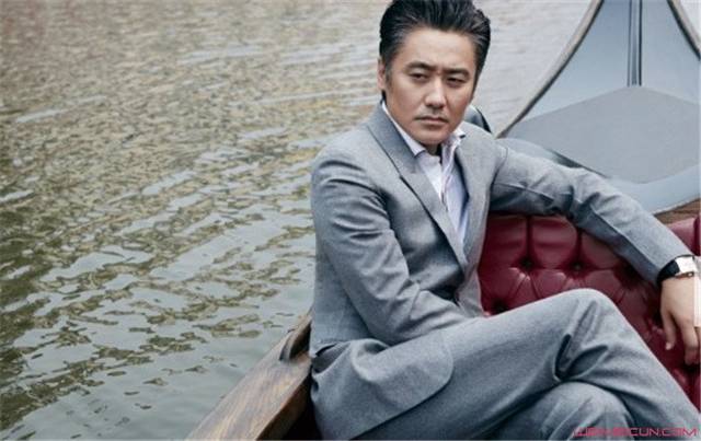 吴秀波原配老婆何震亚个人资料何震亚以前是干什么的