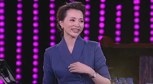 董卿连续四年坐镇,嘉宾阵容学历惊人《中国诗词大会》值得点赞