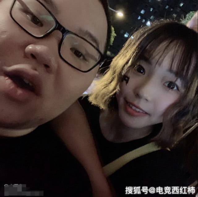 女粉丝向pdd表白,听到pdd的回答,网友:沈灵敏真幸福!