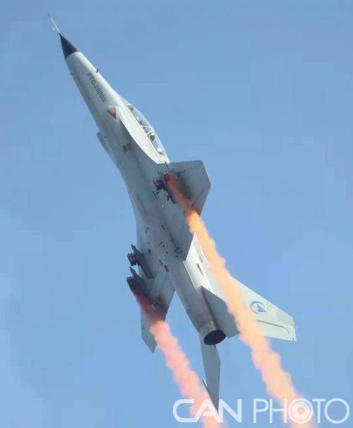 航空工业贵飞公司:莘莘学子寻梦三线航空