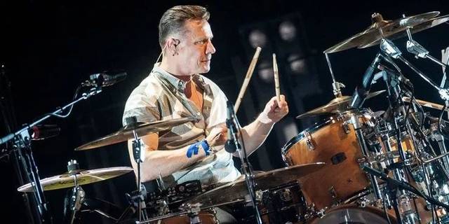 2. larry mullen jr. – 3亿美元