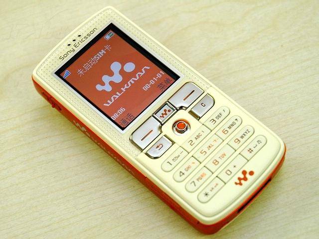 原创这才是索爱walkman手机的开山鼻祖!十四年后令人感动