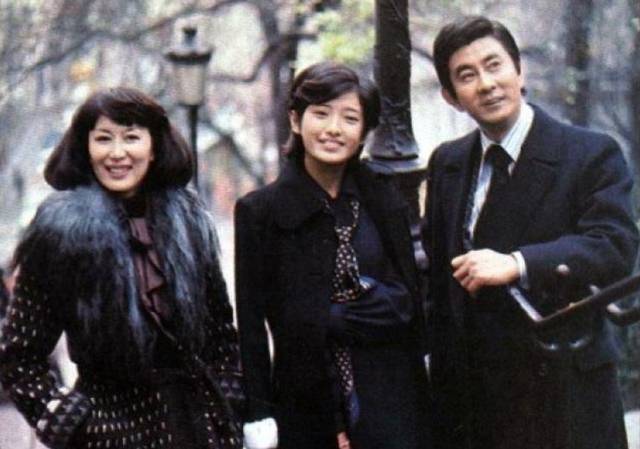 帅气逼人的"光夫"…山口百惠和三浦友和#两人的儿子三浦佑太郎翻唱