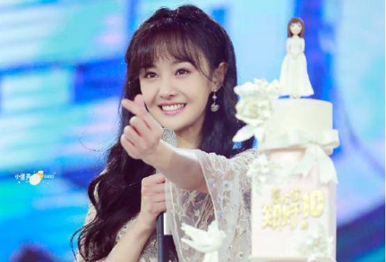 郑爽生日会杨洋送祝福,一句贝微微破两人不和