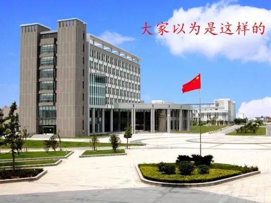 其校名是仿冒正规高校"贵州商学院","安徽商贸职业技术学院"等,自建