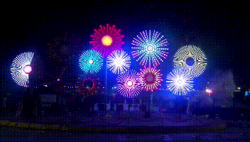 除了梦幻玫瑰花海 这里还有成片的麦穗和水稻灯 随手一拍,就可以刷爆
