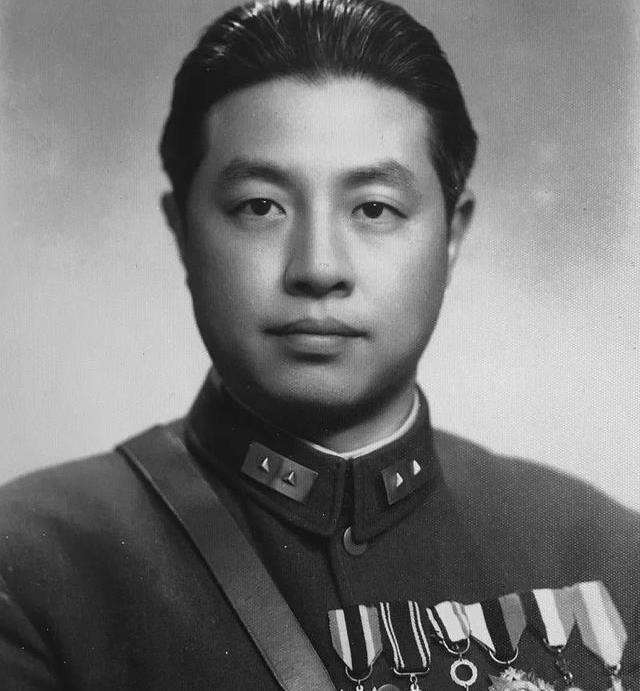 他是黄埔一期生中年龄最小的,后成戴笠得力干