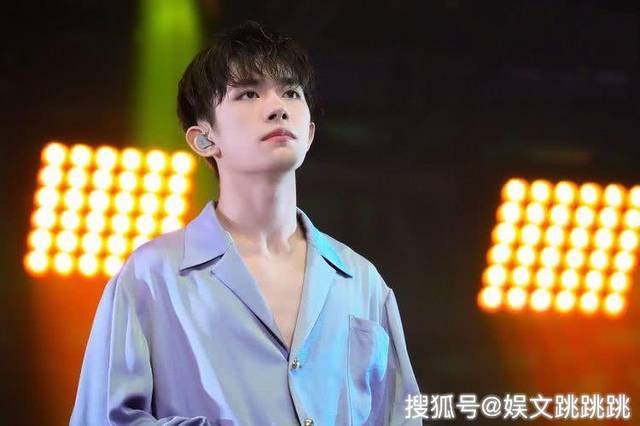 易烊千玺ins改成一串拼音,看到真正含义时我笑