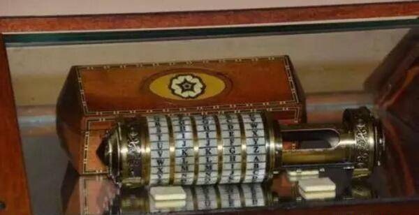 达芬奇传说是未来的人,达芬奇穿越的证据曝光