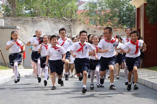 【第975期】承载美好 幸福起航——泰禹第二小学隆重举行新校揭牌仪式