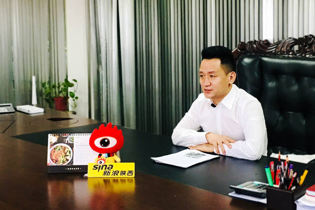 亿康餐饮集团董事长张宽受邀新浪网访谈·庆祝