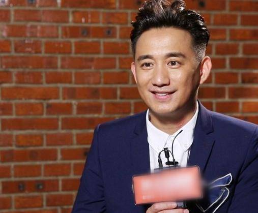 黄磊父亲身份遭曝光,背景如此强大,老狐狸真