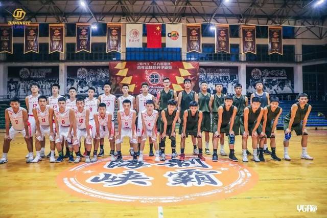 在海峡两岸实力强劲的8个队伍中,我校篮球队仅次于台湾东山中学,重庆