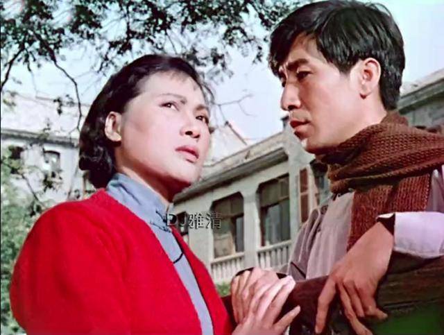 1959年,秦怡在电影《青春之歌》中扮演了意志坚定的林红一角,感人肺腑