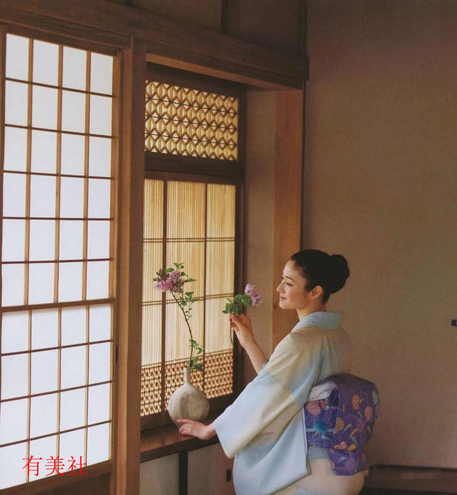 日本美女加藤小雪,她是日本的李小冉,长相神似吴京,却