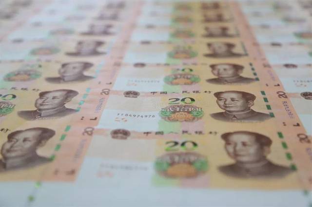 走进印钞厂 看新版人民币是如何印制出来的