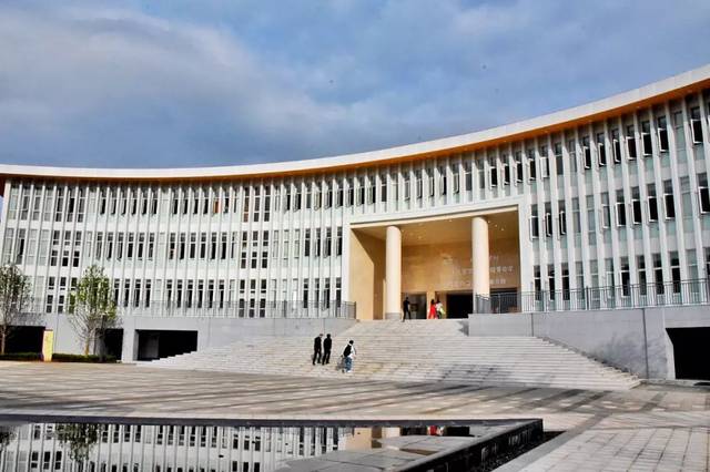 【好消息】云南师范大学实验中学昆明湖校区落