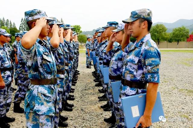 北部战区海军某防空旅举行秋季士兵退役仪式