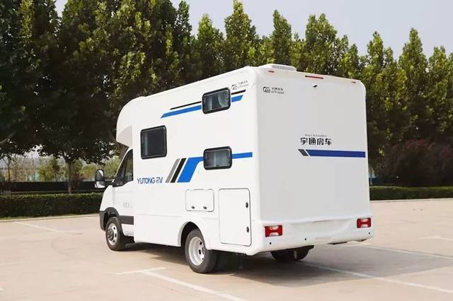 宇通c330(国产依维柯底盘)小顶感恩版房车
