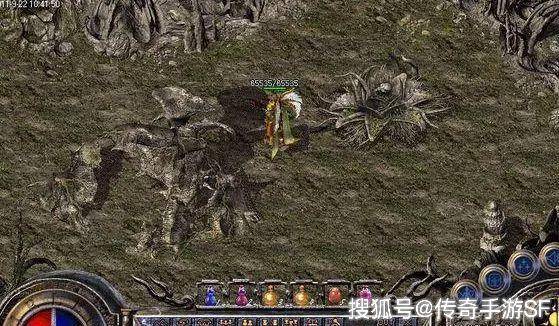 沃玛森林左下方的是通向寂静之岛 本来还有三个技能 龙影剑法 瞬息