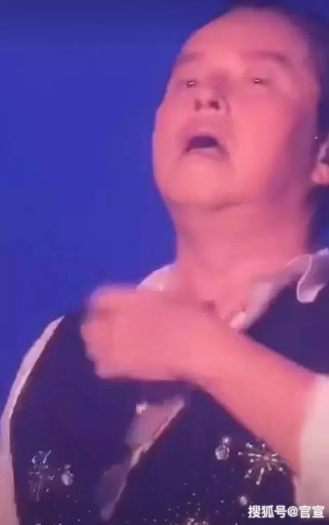 69岁谭咏麟演唱会高音上不去,歌迷心疼大合唱
