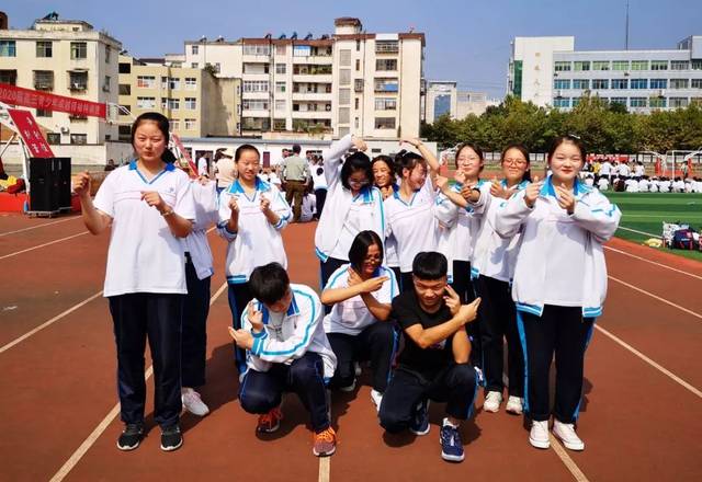 培育核心素养 奠基卓越人生:房县一中举办青少年卓越领袖特训营