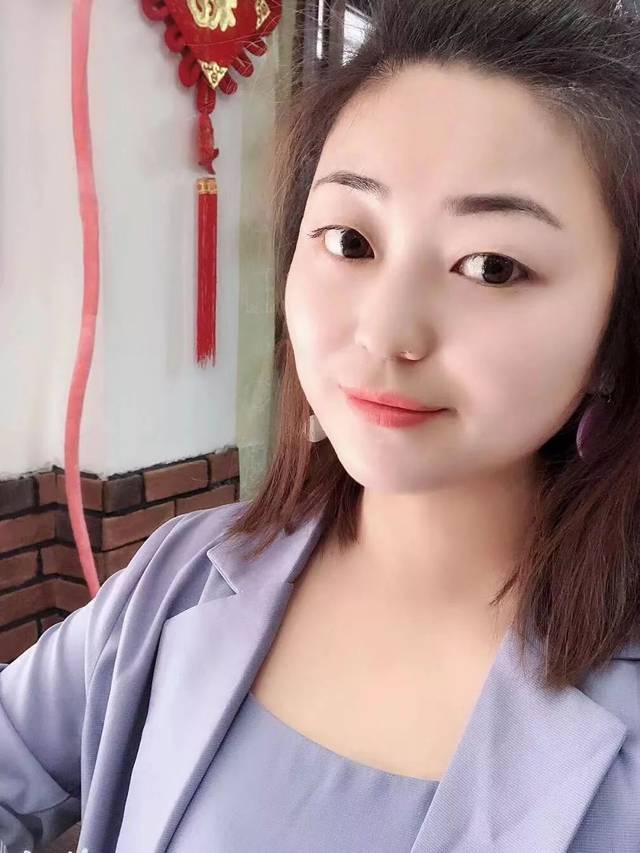 我是创业做玩具批发生意的女老板,能吃苦,能赚钱,还很