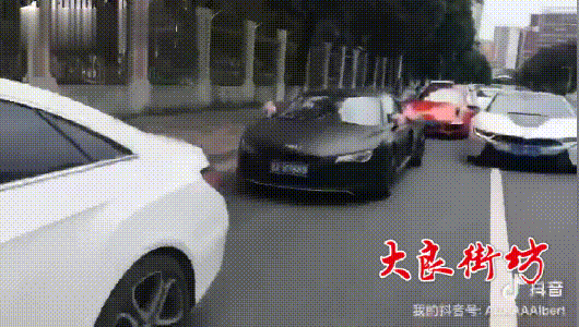土豪婚礼车队中 保时捷,法拉利,兰博基尼一地都是 来顺德看看别人的