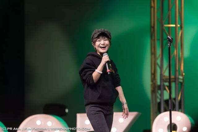 巡演二十秒全场爆笑一次,《脱口秀大》全球平均墨尔本站圆满a全场!第二版2v全场教程英语图片