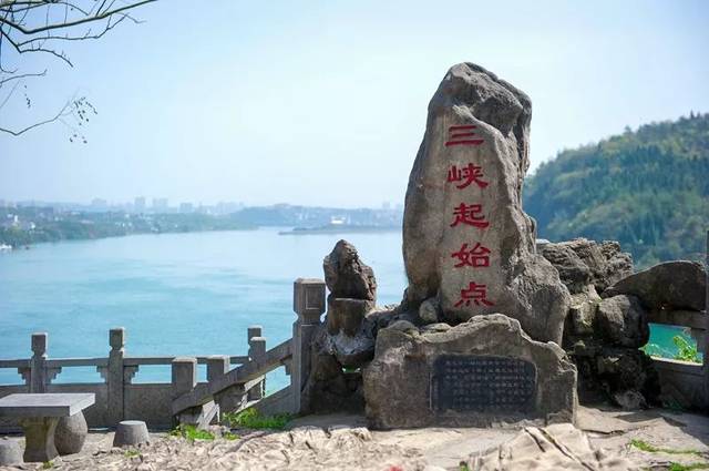 巴东旅游年卡与您约"惠"宜昌三峡九凤谷草地音乐节