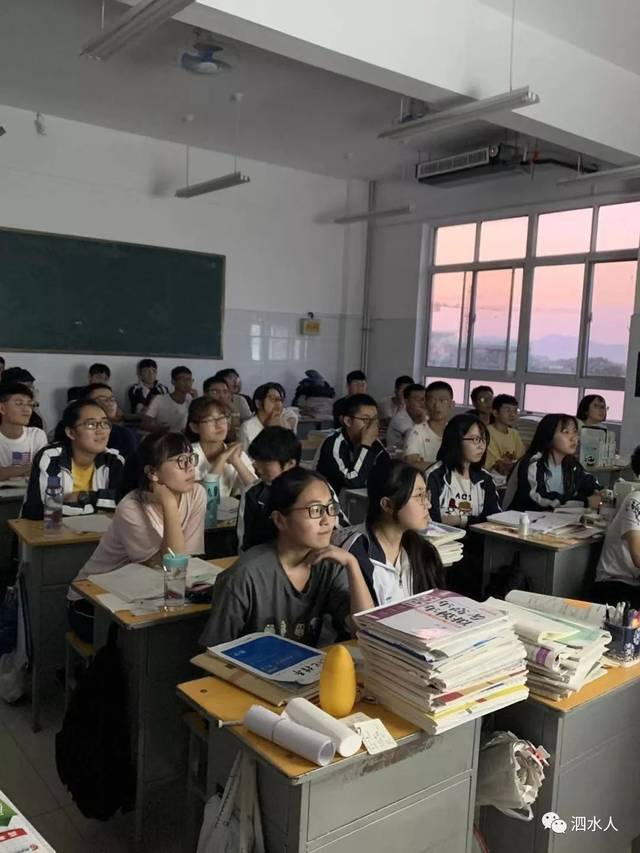 泗水一中教师风采:当老师的幸福感是对她最高的奖赏!