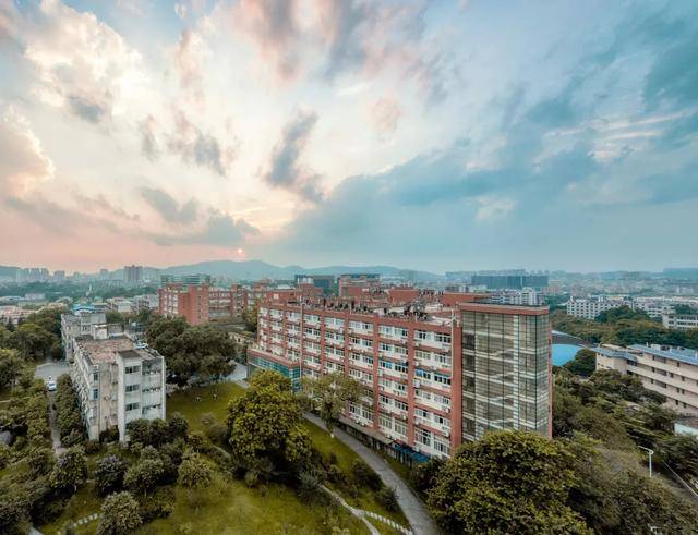 中国单体面积最大的大学,排名前十的到底是什