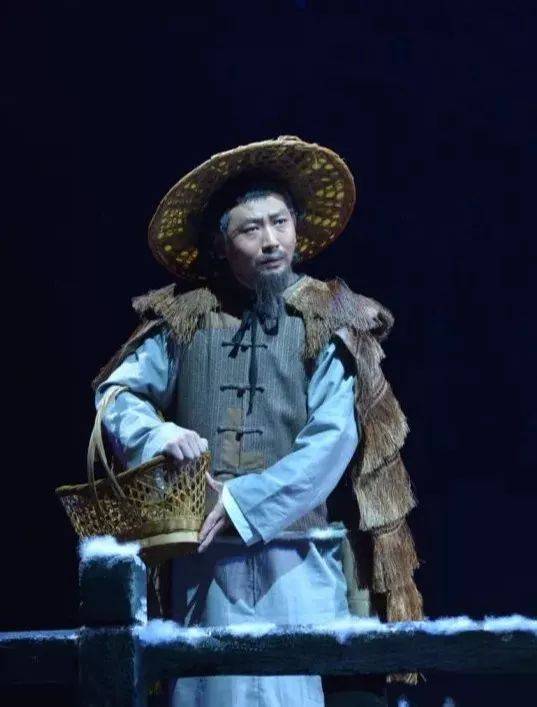 2014年拜沪剧名家汪华忠为师.
