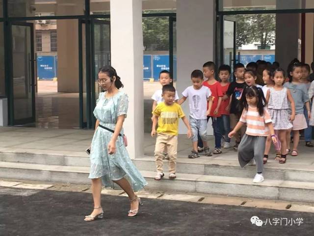 小屁孩上学记-八字门小学一年级入学教育