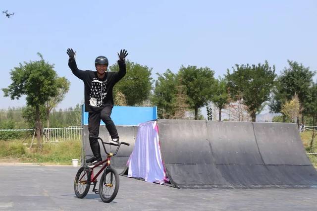 中国bmx小轮车第一人张智勇