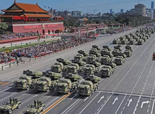 从1949年开国大典到2018年,新中国共举行过14次国庆大阅兵.