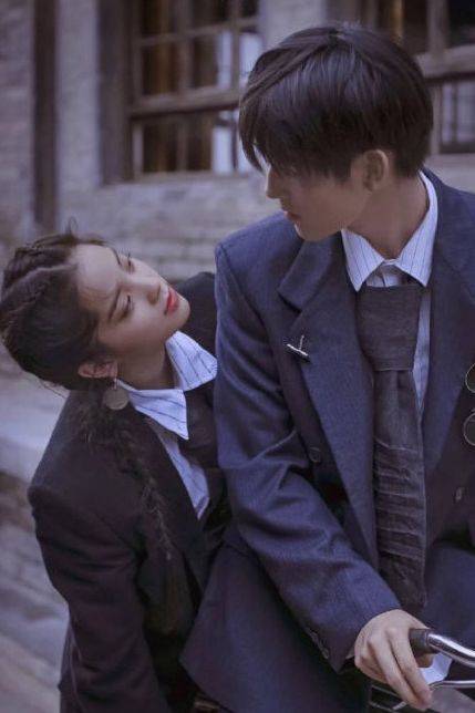 欧阳娜娜谈理想型男友，陈飞宇呼声最高，如今穿情侣装恋情曝光?