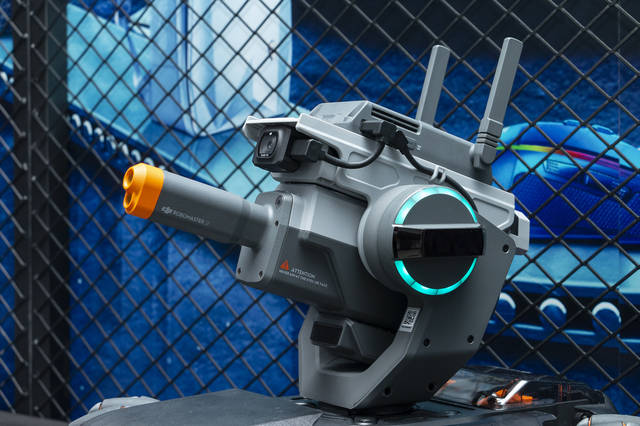 大疆RoboMaster S1机甲大师测评,遥控改装编