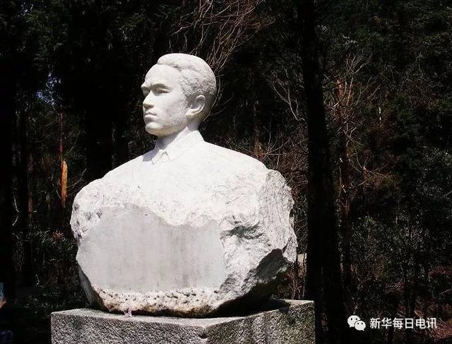 王尔琢烈士塑像(来源:网络) 五