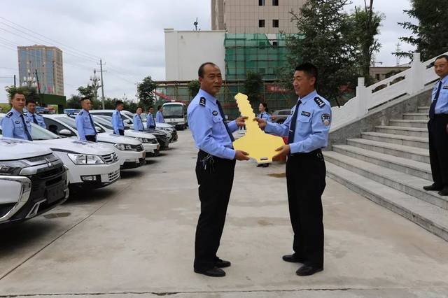 西和县公安局警车发放仪式举行_手机搜狐网